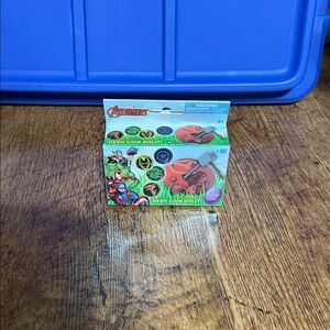Avenger Hero Coin Dig-It Set - Red and Green